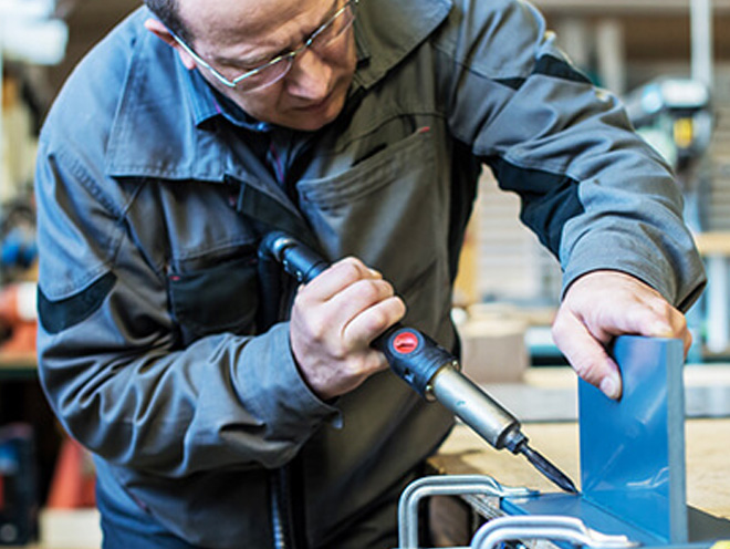 Découvrez le savoir-faire de notre entreprise AVILEX spécialisée en plasturgie de tous types à Chambray-lès-Tours : extrusion et polyfusion, création vitrine en plastique, etc.